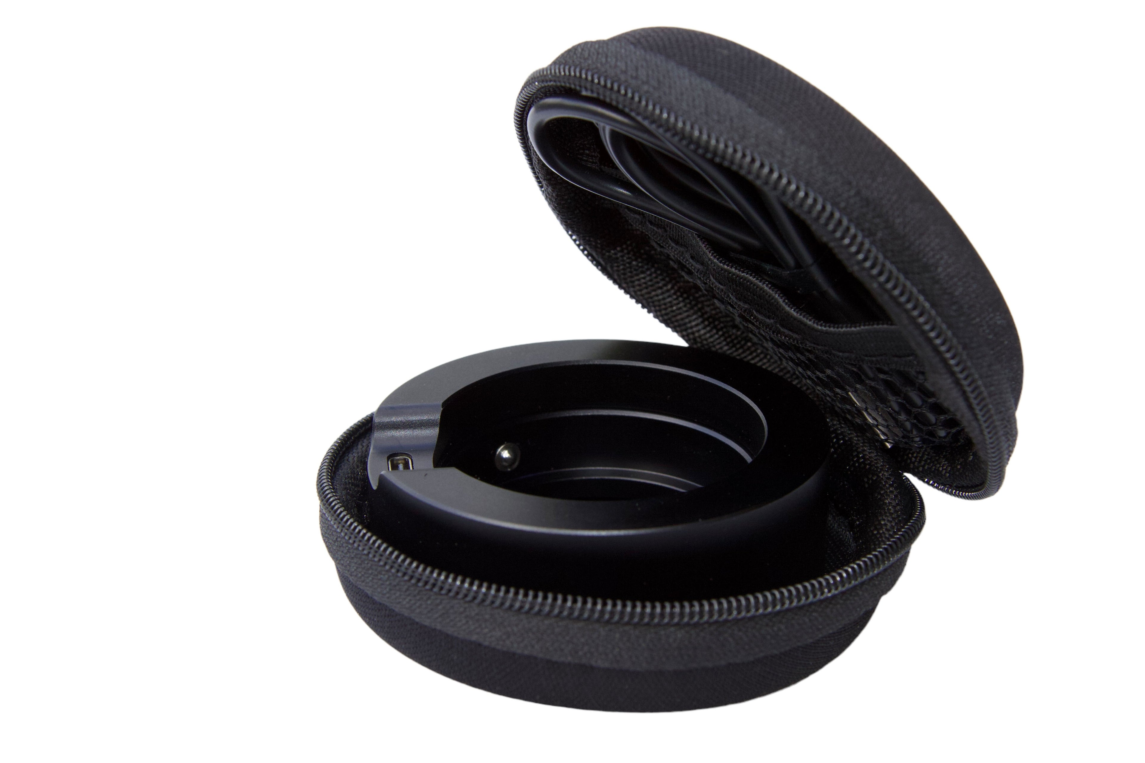 Circle Light (White & UV Led) retourné dans son pouch avec son chargeur 